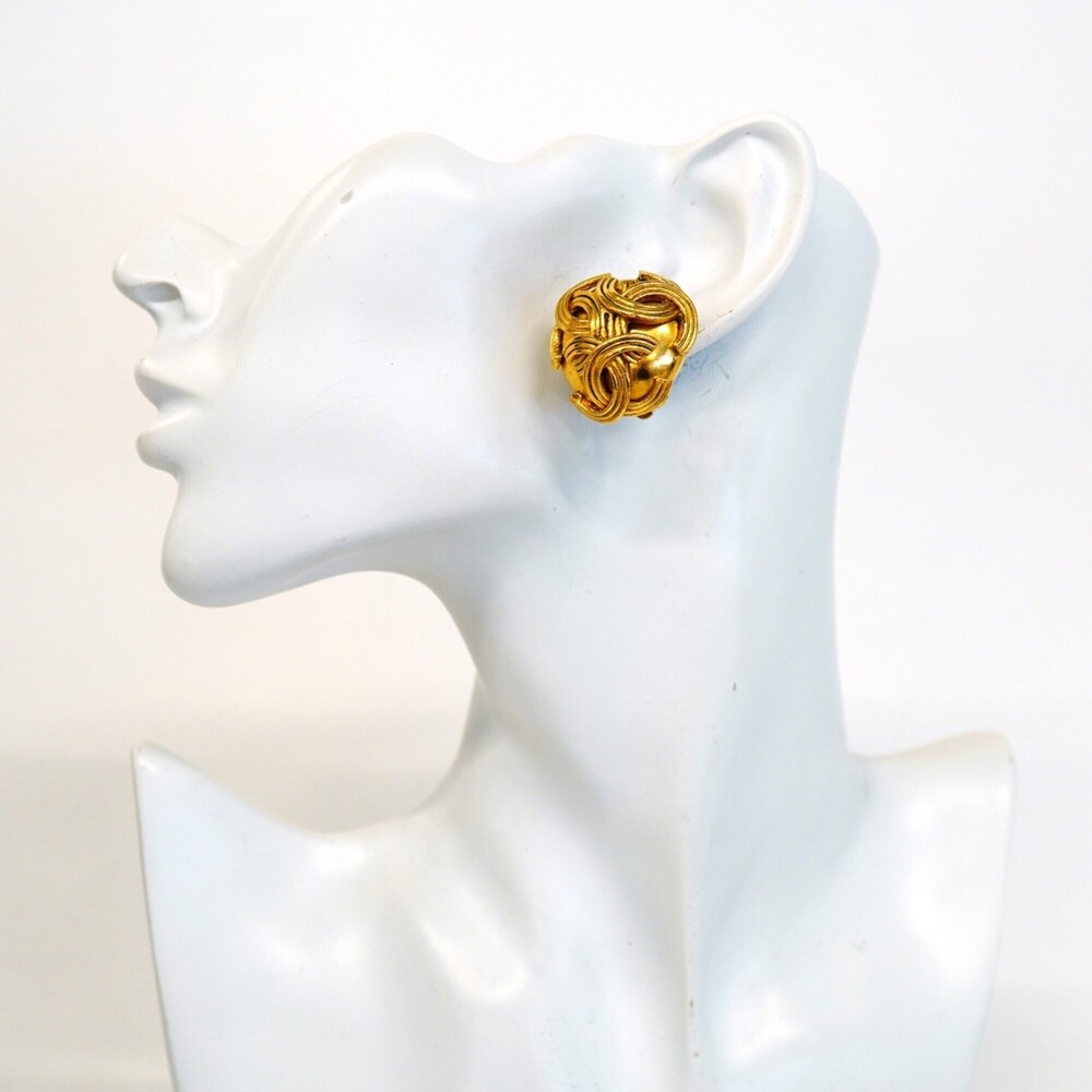CHANEL Gold Earrings - Picture 5 of 6